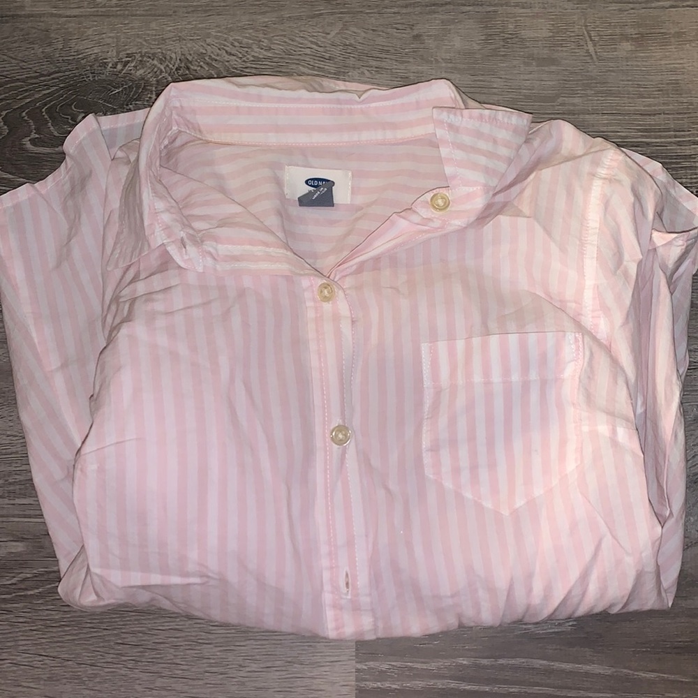 Oh navy button down